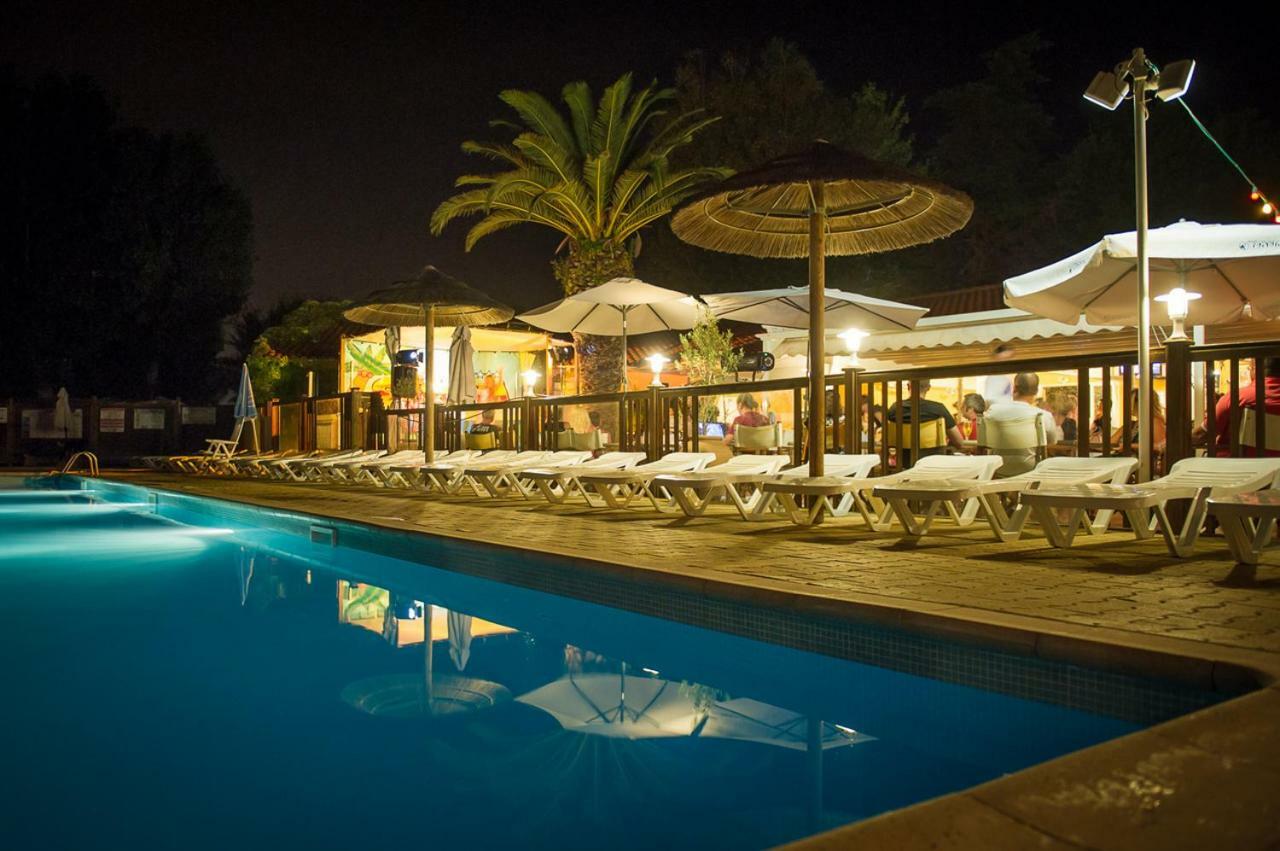 Hotel Camping L'Oasis Et California Le Barcarès Exterior foto